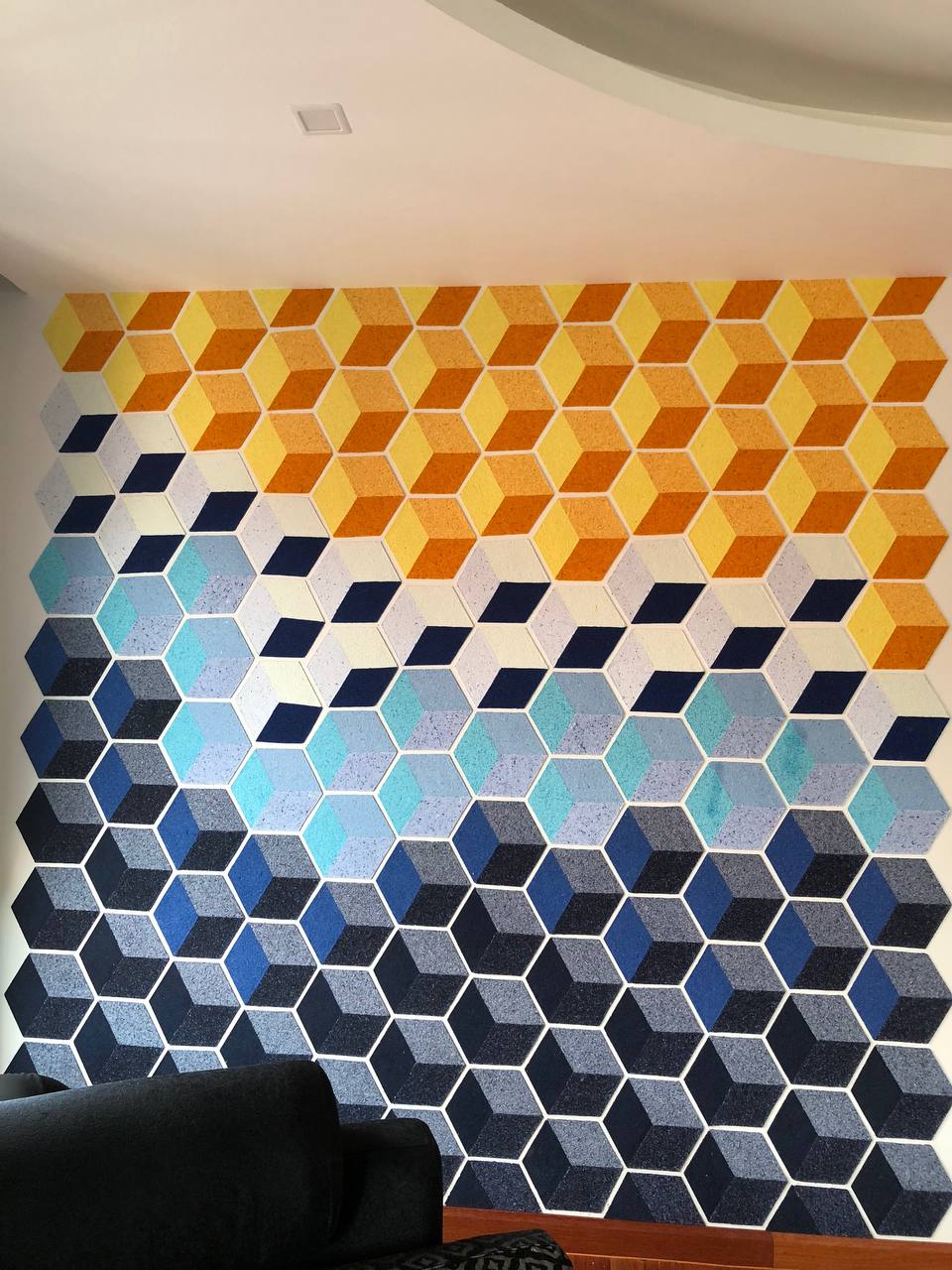 6141128661881524455_121
